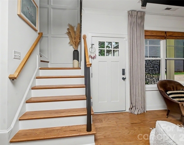 221 S Gardner Avenue - Photo Thumbnail 19