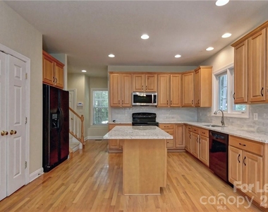 10496 Gunnison Lane - Photo Thumbnail 6