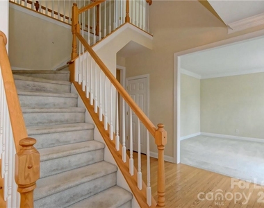 10496 Gunnison Lane - Photo Thumbnail 15