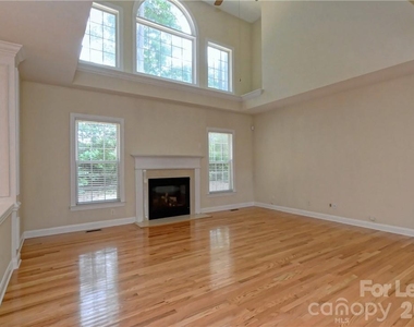 10496 Gunnison Lane - Photo Thumbnail 9