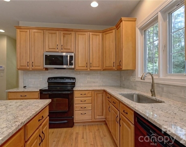 10496 Gunnison Lane - Photo Thumbnail 4