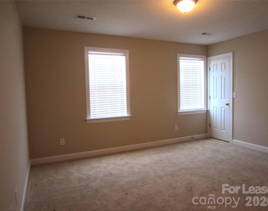 1615 Stroll Circle - Photo Thumbnail 5