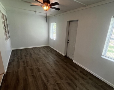 173 Se Fallon Drive - Photo Thumbnail 32