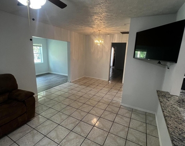 173 Se Fallon Drive - Photo Thumbnail 21