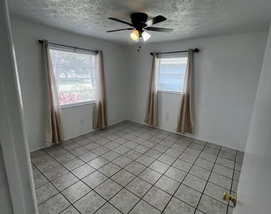 173 Se Fallon Drive - Photo Thumbnail 4