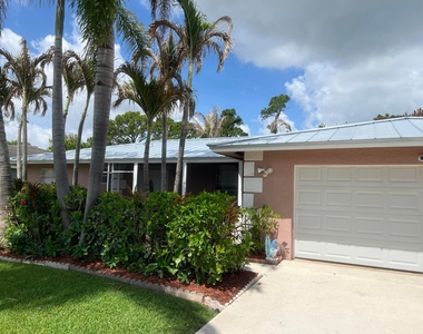 173 Se Fallon Drive - Photo Thumbnail 1