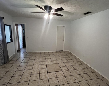 173 Se Fallon Drive - Photo Thumbnail 13