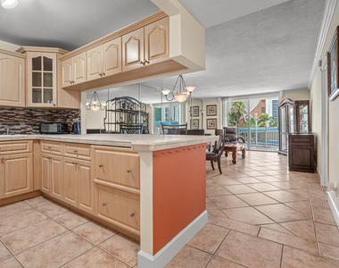 1801 S Ocean Drive - Photo Thumbnail 25