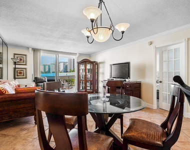 1801 S Ocean Drive - Photo Thumbnail 2