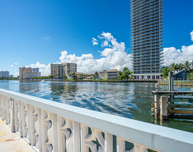1801 S Ocean Drive - Photo Thumbnail 30