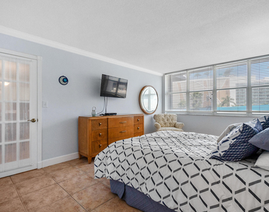 1801 S Ocean Drive - Photo Thumbnail 5