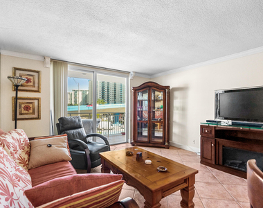 1801 S Ocean Drive - Photo Thumbnail 3