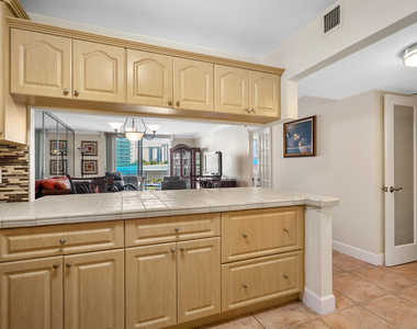 1801 S Ocean Drive - Photo Thumbnail 7