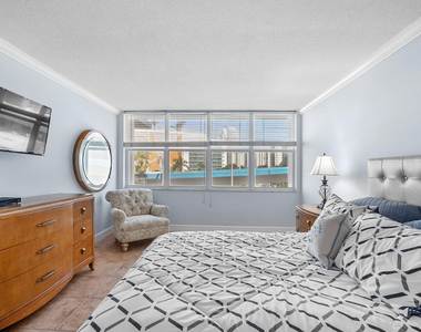 1801 S Ocean Drive - Photo Thumbnail 19