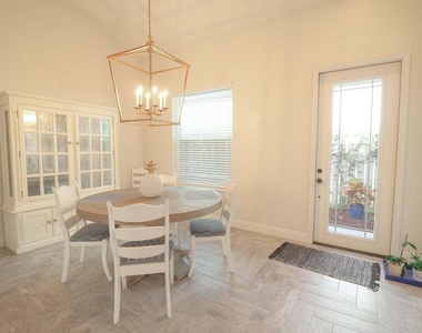 3129 Sw Solitaire Palm Drive - Photo Thumbnail 5