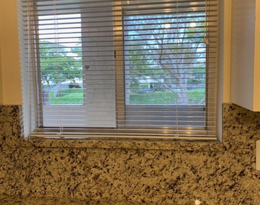 3212 Strawflower Way - Photo Thumbnail 10