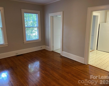 822 Tremont Avenue E - Photo Thumbnail 1