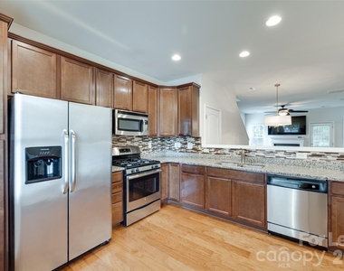 1430 Harpers Inlet Drive - Photo Thumbnail 4