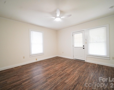 126 Mary Street - Photo Thumbnail 4