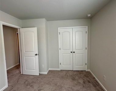 2123 Lavender Meadows Court - Photo Thumbnail 22