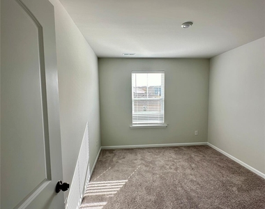 2123 Lavender Meadows Court - Photo Thumbnail 23