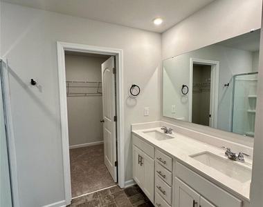 2123 Lavender Meadows Court - Photo Thumbnail 16