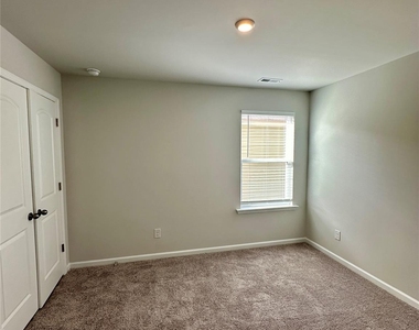 2123 Lavender Meadows Court - Photo Thumbnail 21