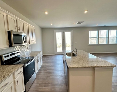 2123 Lavender Meadows Court - Photo Thumbnail 9