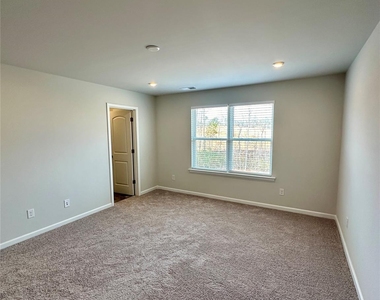 2123 Lavender Meadows Court - Photo Thumbnail 15