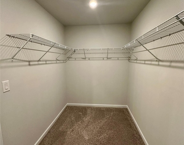 2123 Lavender Meadows Court - Photo Thumbnail 19