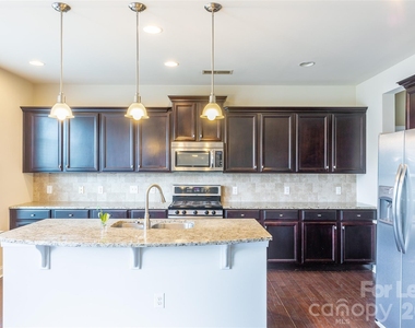 1310 Middlecrest Drive - Photo Thumbnail 42