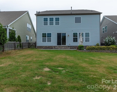 1310 Middlecrest Drive - Photo Thumbnail 2