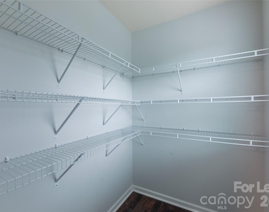 1310 Middlecrest Drive - Photo Thumbnail 31