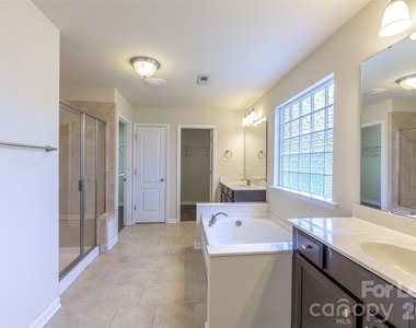 1310 Middlecrest Drive - Photo Thumbnail 37