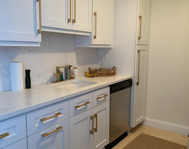 689 Ne 6th Court - Photo Thumbnail 3
