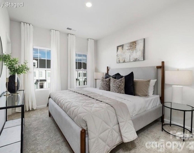8140 Jacey Lane - Photo Thumbnail 7