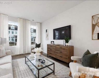 8140 Jacey Lane - Photo Thumbnail 2