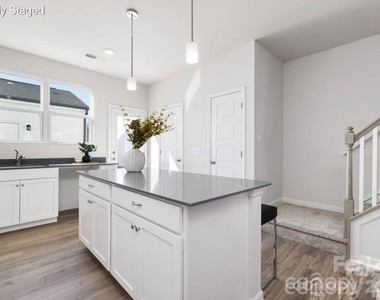 8140 Jacey Lane - Photo Thumbnail 6