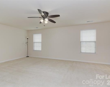 5620 Selkirkshire Road - Photo Thumbnail 22