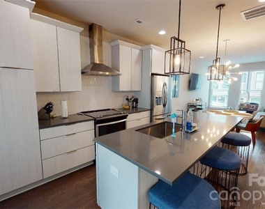 244 Uptown West Drive - Photo Thumbnail 4