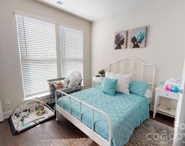 244 Uptown West Drive - Photo Thumbnail 14