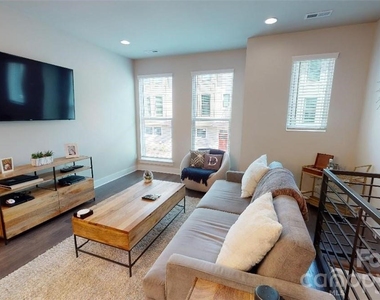 244 Uptown West Drive - Photo Thumbnail 6