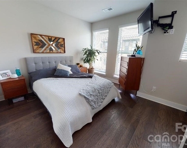 244 Uptown West Drive - Photo Thumbnail 8