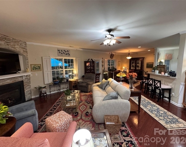 9909 Adelie Court - Photo Thumbnail 6