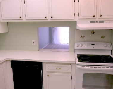 470 Executive Center Drive - Photo Thumbnail 16