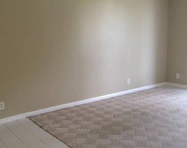 470 Executive Center Drive - Photo Thumbnail 19