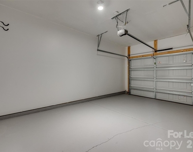 807 Gable Oak Lane - Photo Thumbnail 27