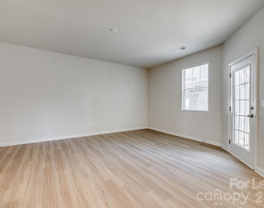 807 Gable Oak Lane - Photo Thumbnail 10