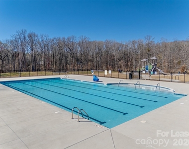 807 Gable Oak Lane - Photo Thumbnail 35