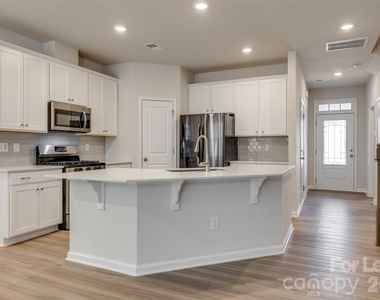 807 Gable Oak Lane - Photo Thumbnail 4